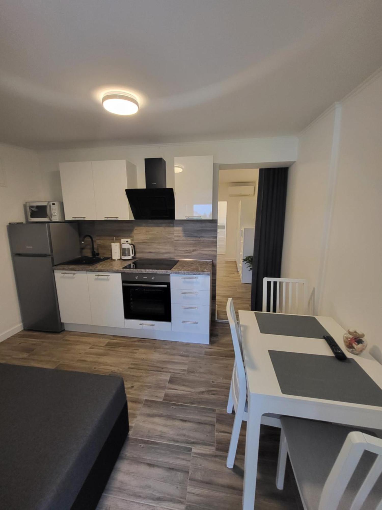 Apartmani I Sobe Mara Palit Dış mekan fotoğraf