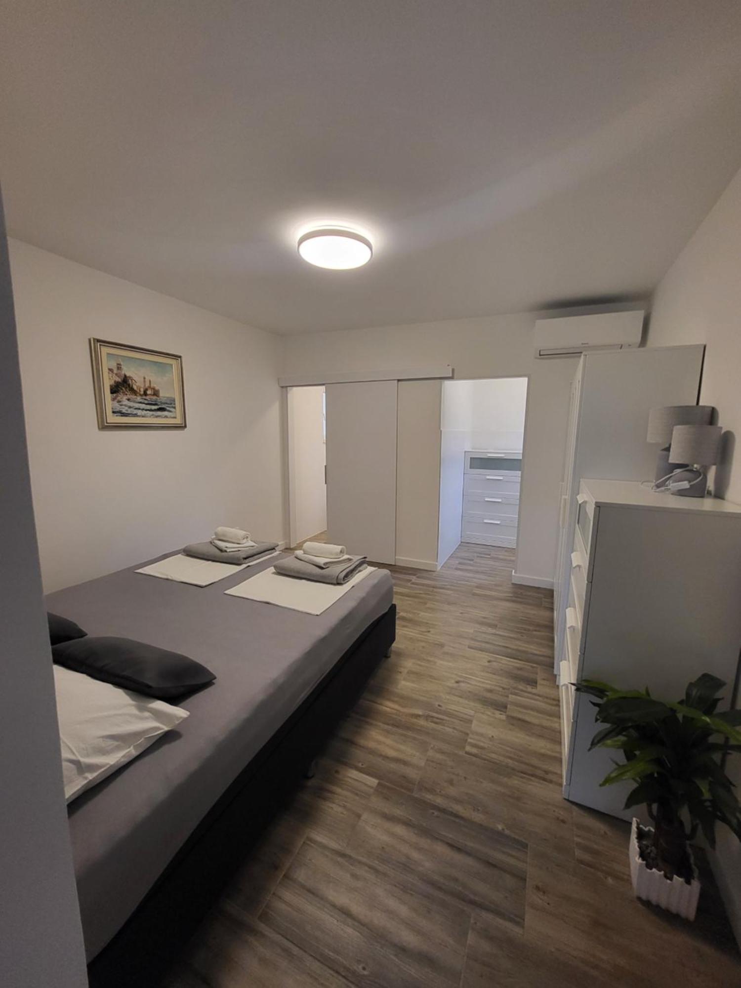 Apartmani I Sobe Mara Palit Dış mekan fotoğraf