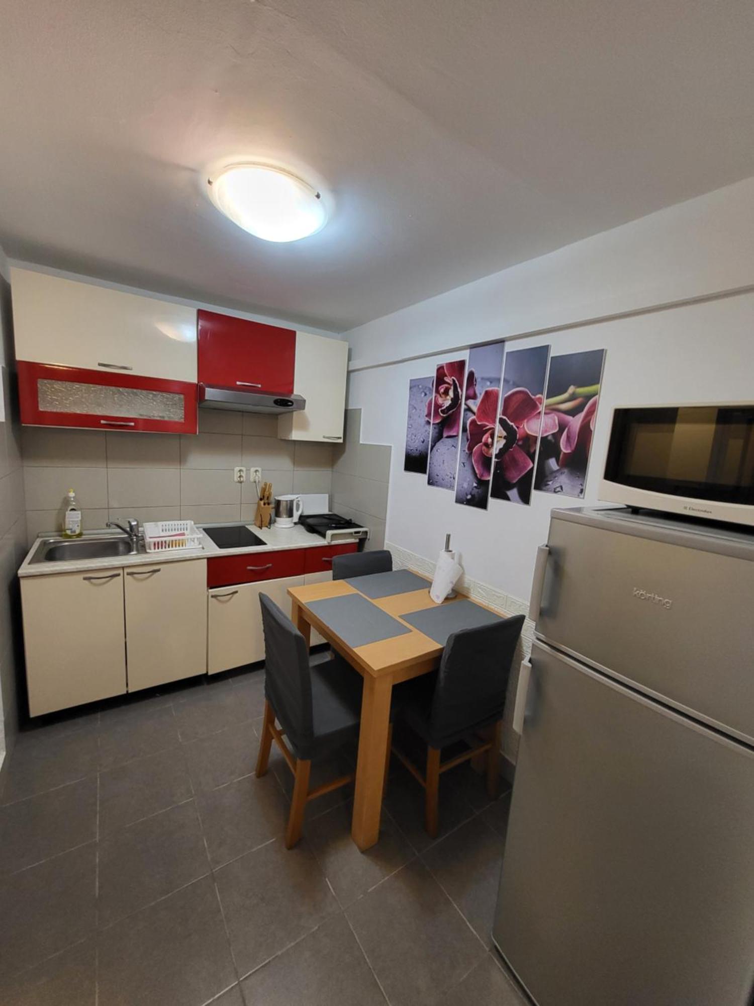Apartmani I Sobe Mara Palit Dış mekan fotoğraf