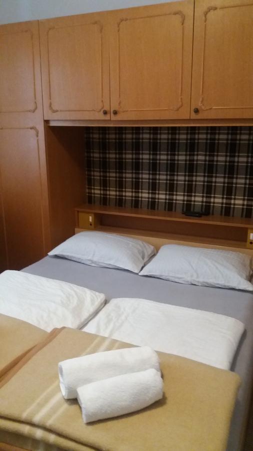 Apartmani I Sobe Mara Palit Dış mekan fotoğraf